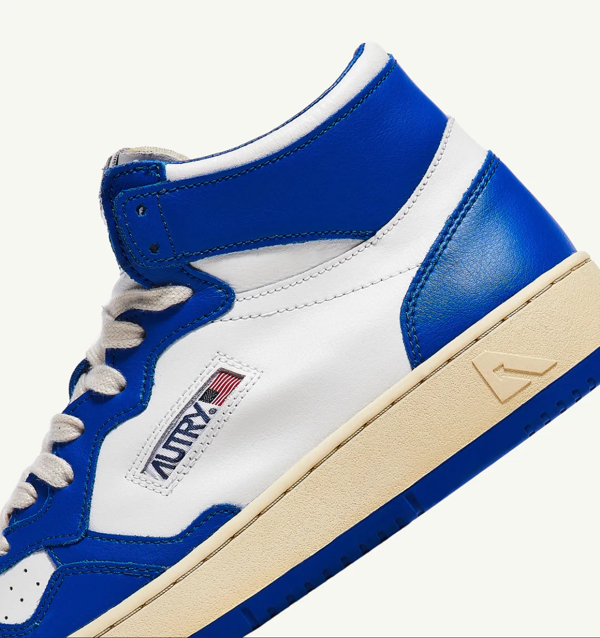 Autry Action Shoes Sneaker Medalist Mid Woman white princ blue AUMWWB15