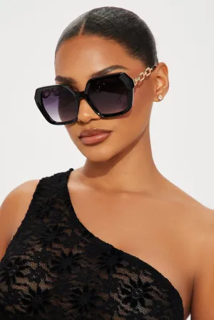 Better Believe In Me Sunglasses - Black